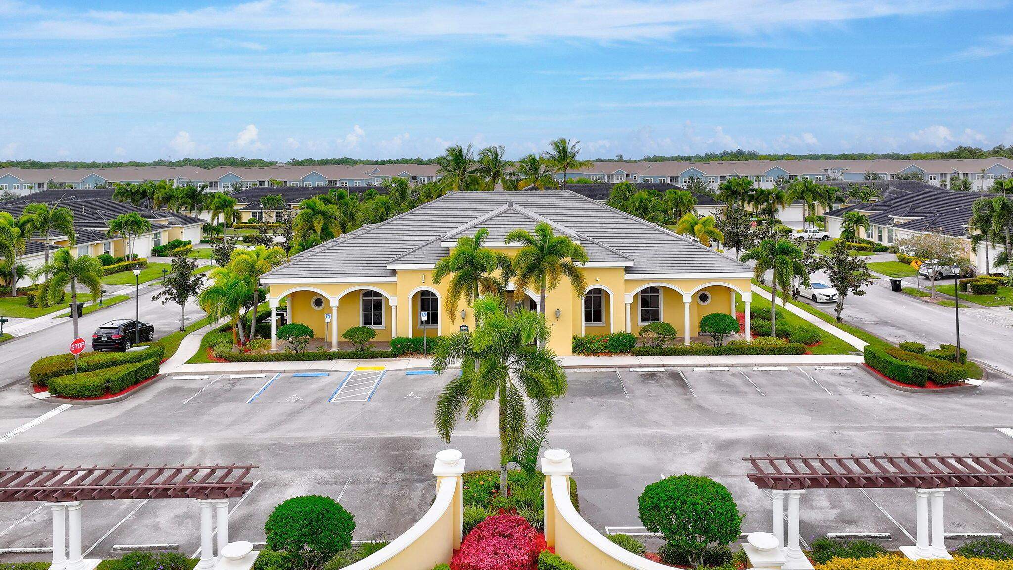 ST ANDREWS TOWNHOMES - Residential