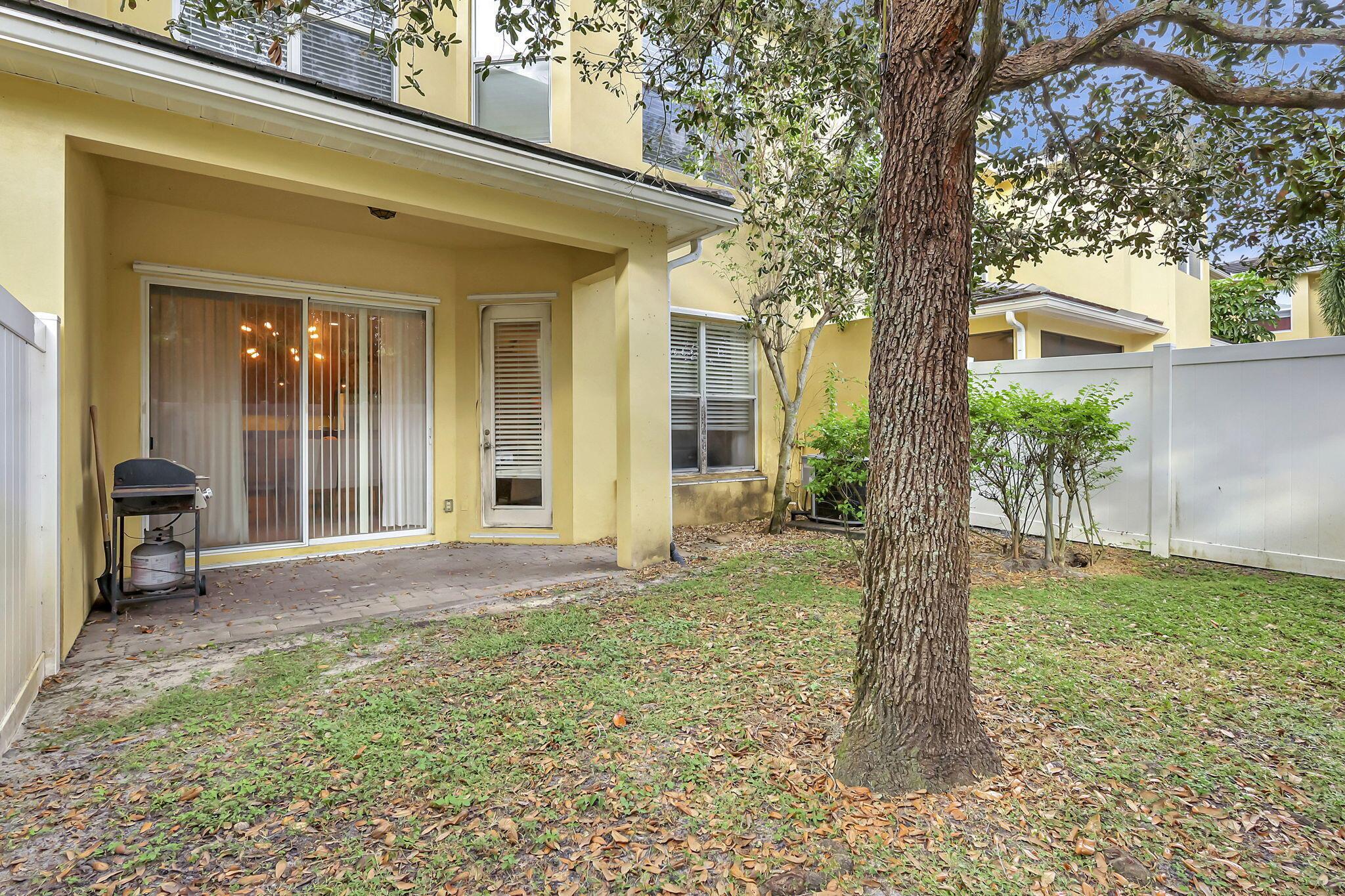 ST ANDREWS TOWNHOMES - Residential