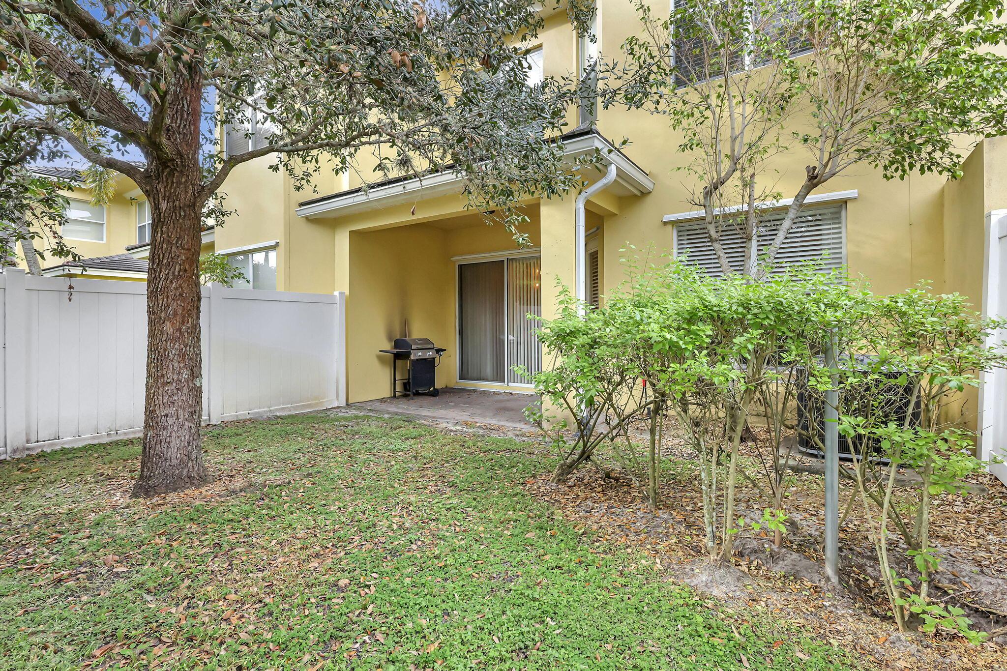 ST ANDREWS TOWNHOMES - Residential