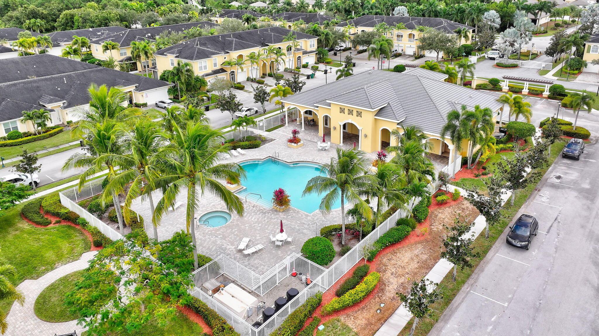 ST ANDREWS TOWNHOMES - Residential