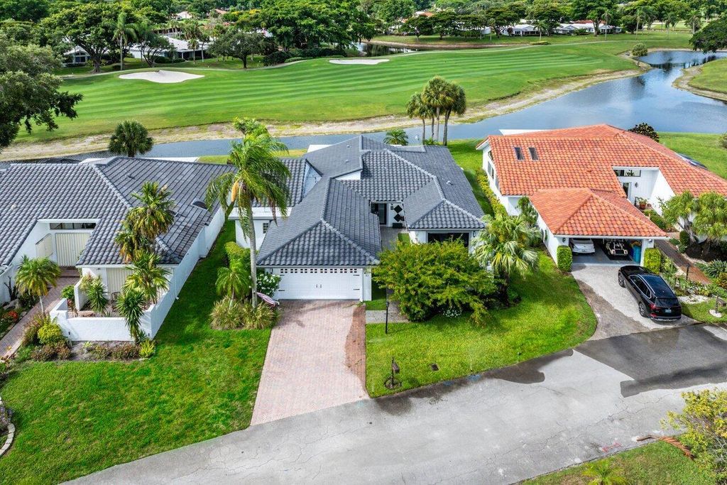 Photo of 51 Woods Lane, Boynton Beach, FL 33436 (MLS # R11055735)