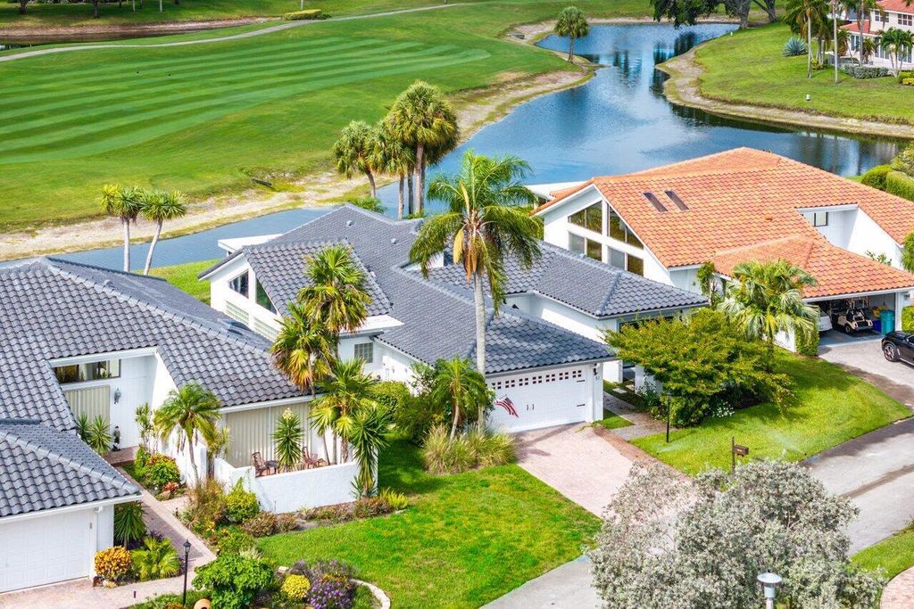 Photo of 51 Woods Lane, Boynton Beach, FL 33436 (MLS # R11055735)