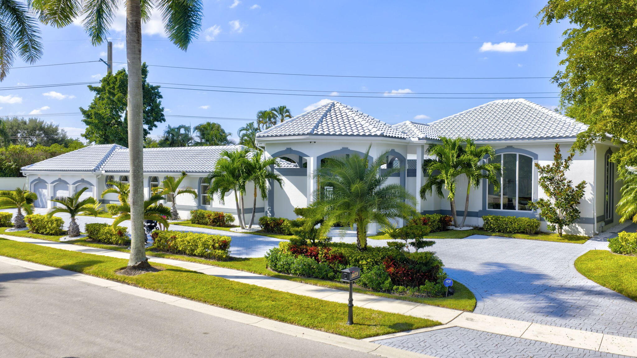 2673 NW 64th Boulevard