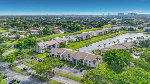 Property photo of 1104 Green Pine E1, West Palm Beach, FL 33409