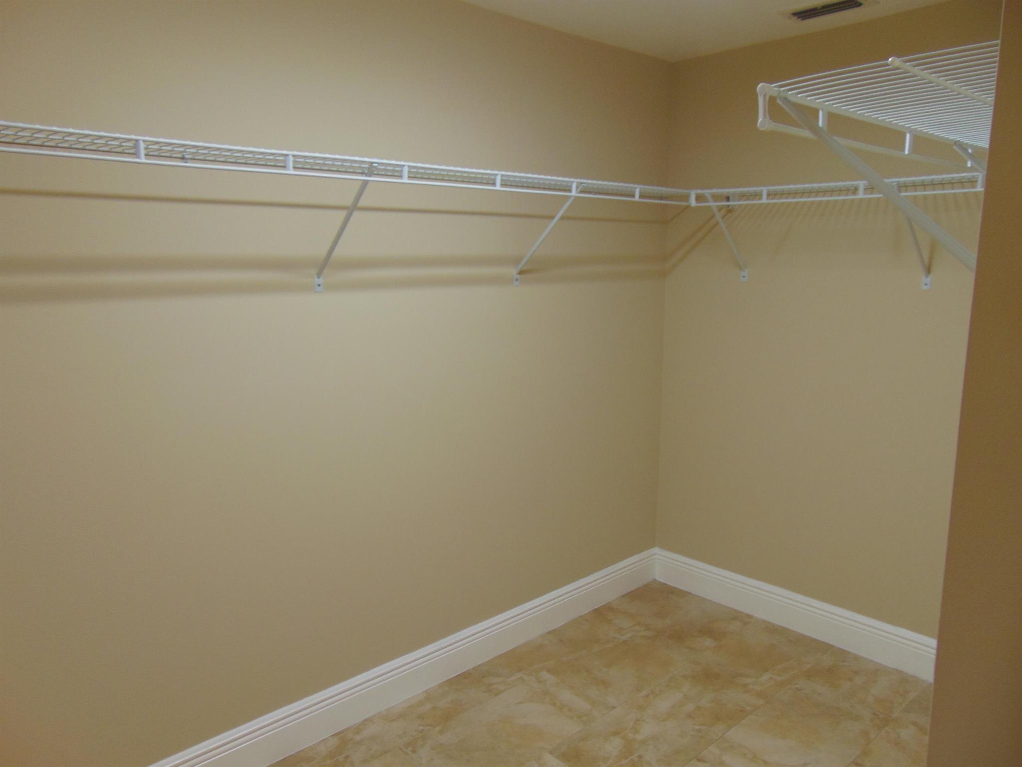 POINCIANA ESSEX CONDO - Residential Lease