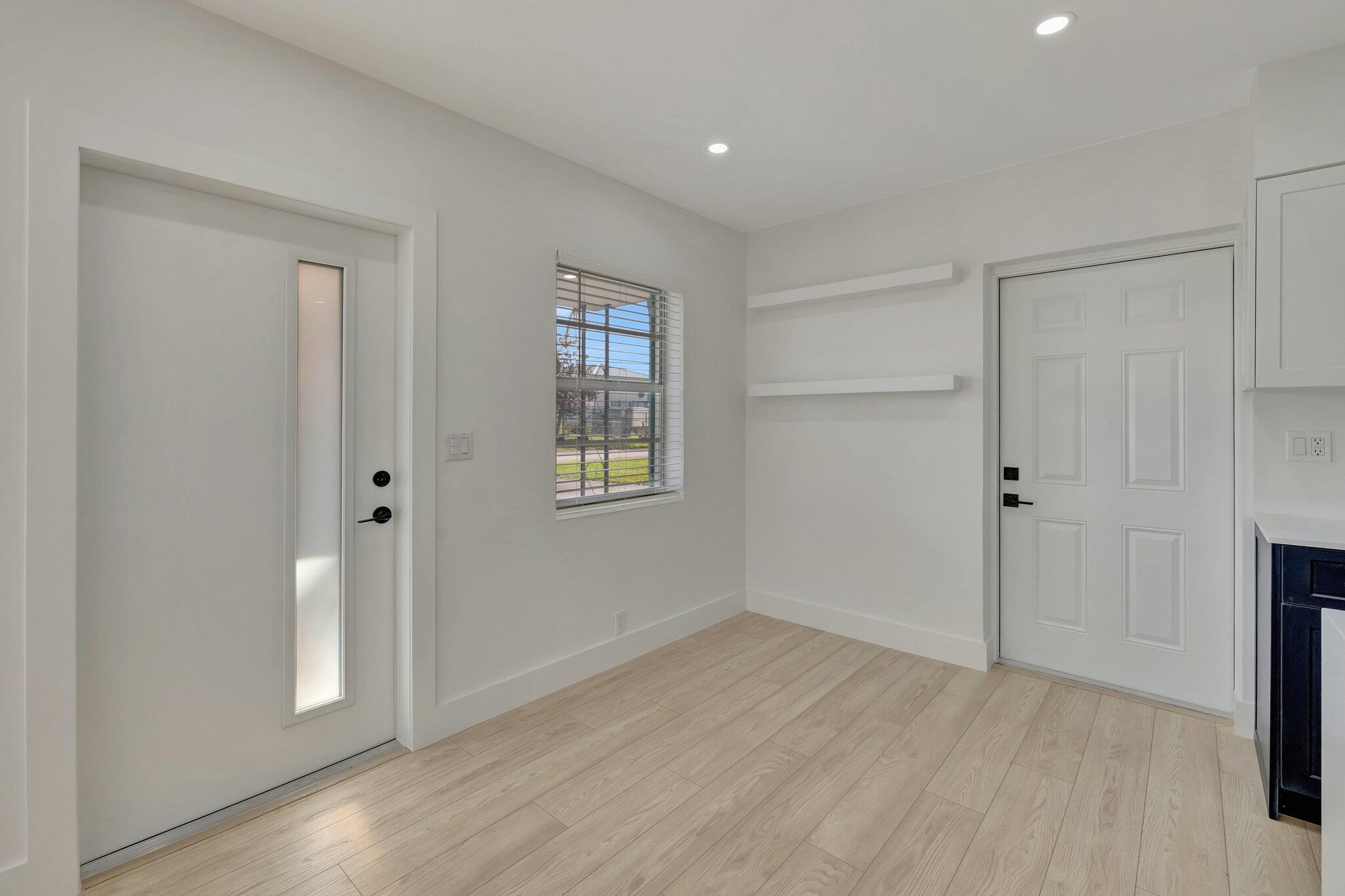 DECARIE - Residential Income