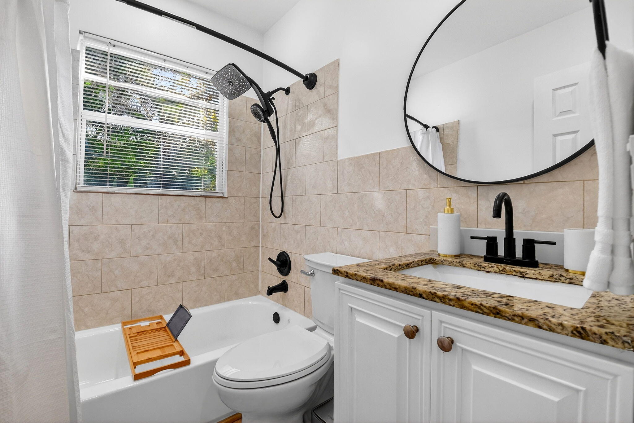 DECARIE - Residential Income