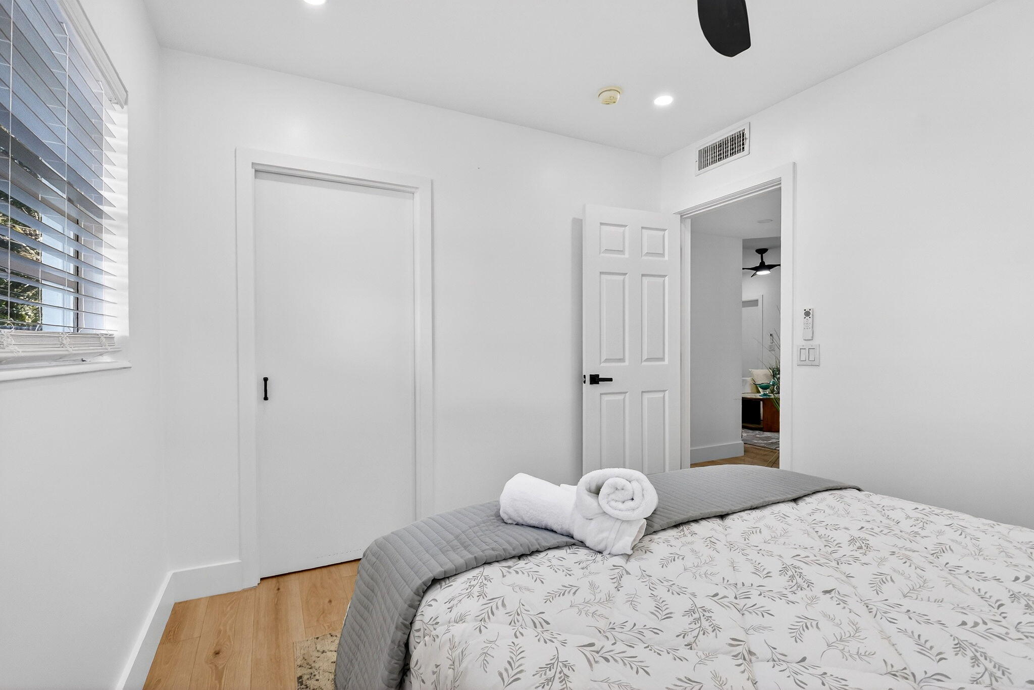 DECARIE - Residential Income