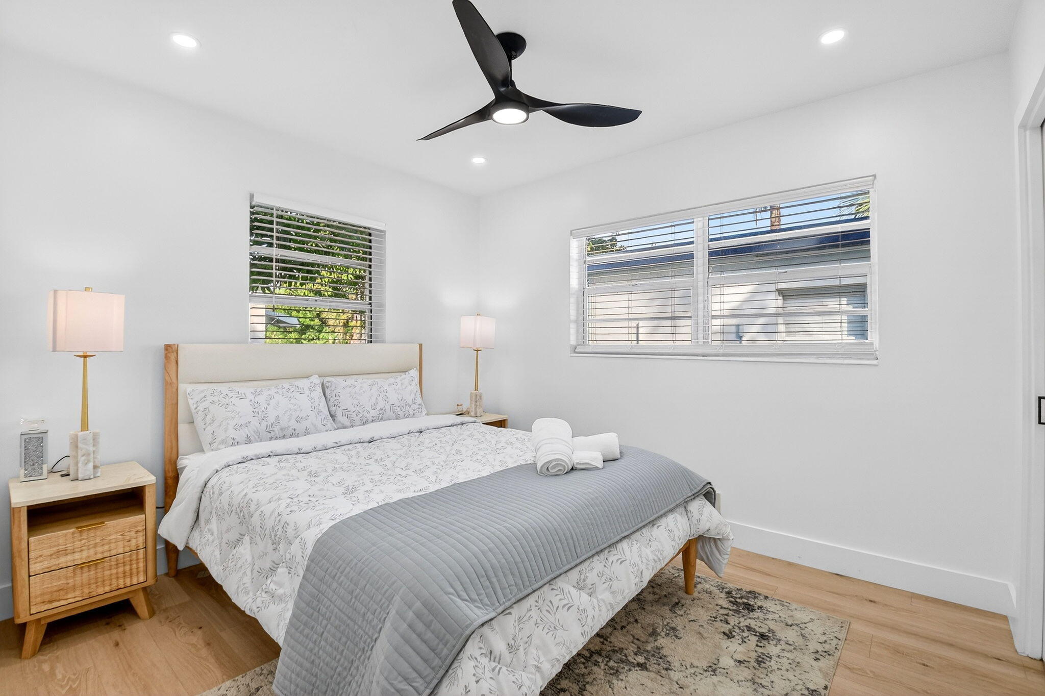 DECARIE - Residential Income