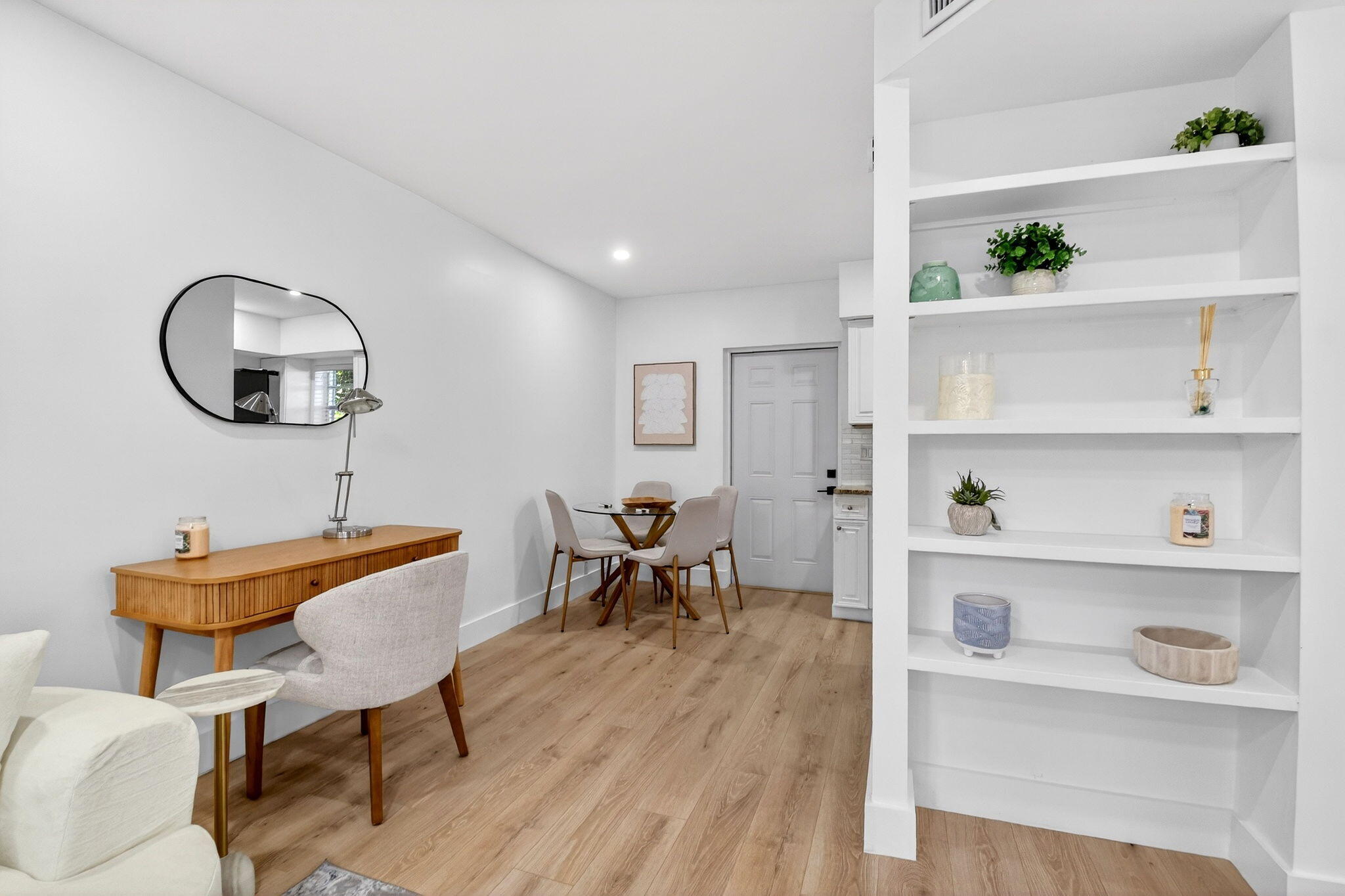 DECARIE - Residential Income