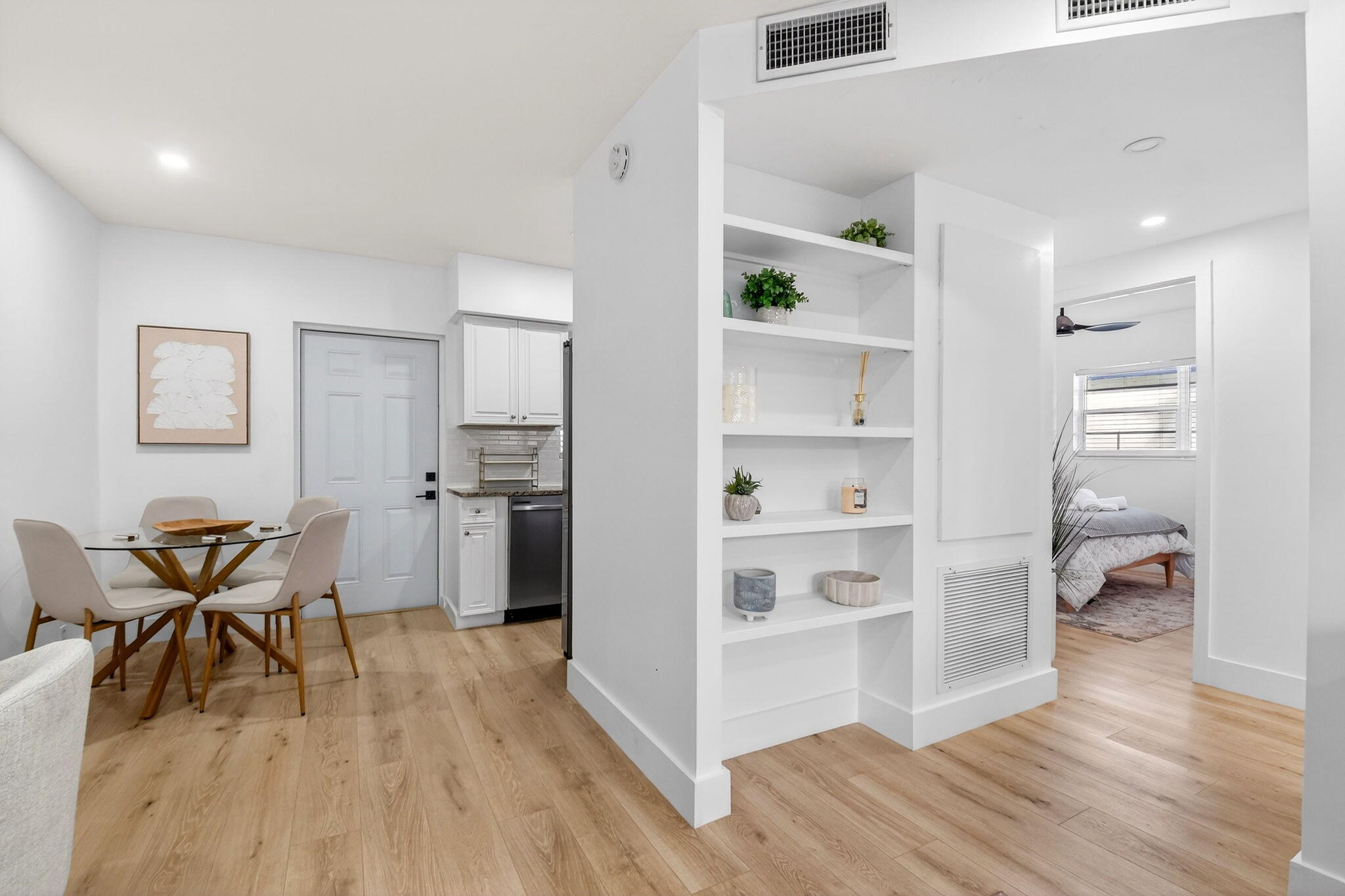 DECARIE - Residential Income