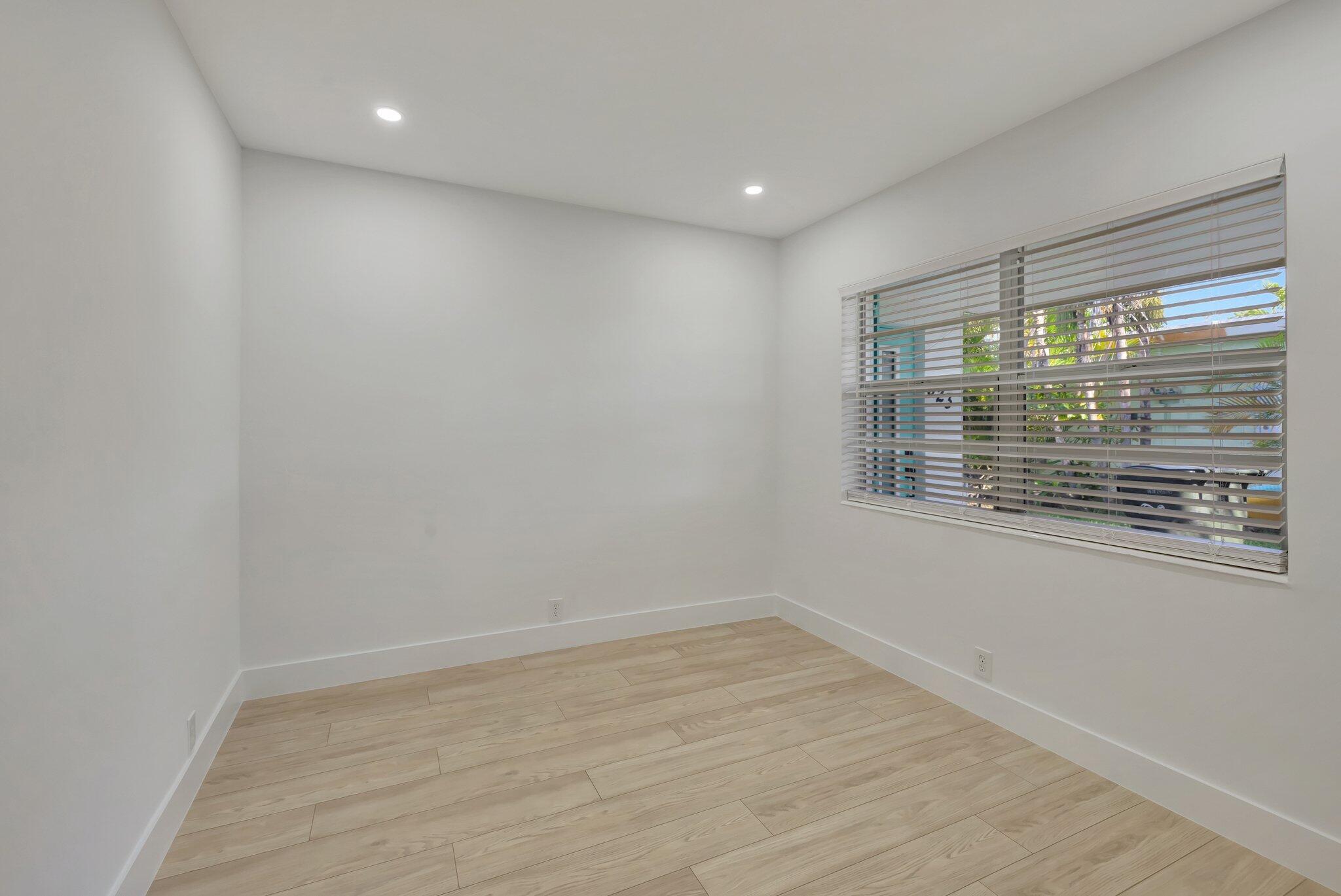 DECARIE - Residential Income