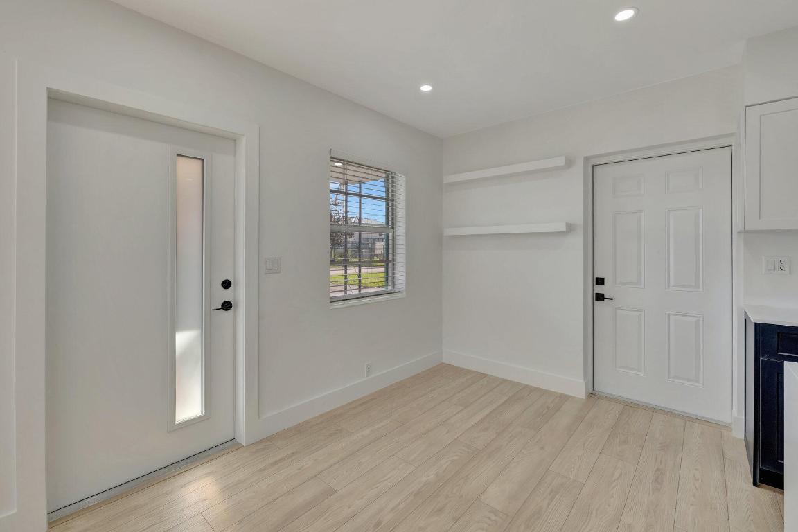 DECARIE - Residential Income