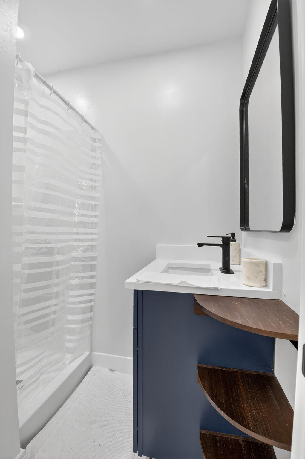 DECARIE - Residential Income