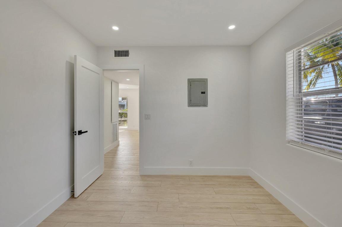 DECARIE - Residential Income