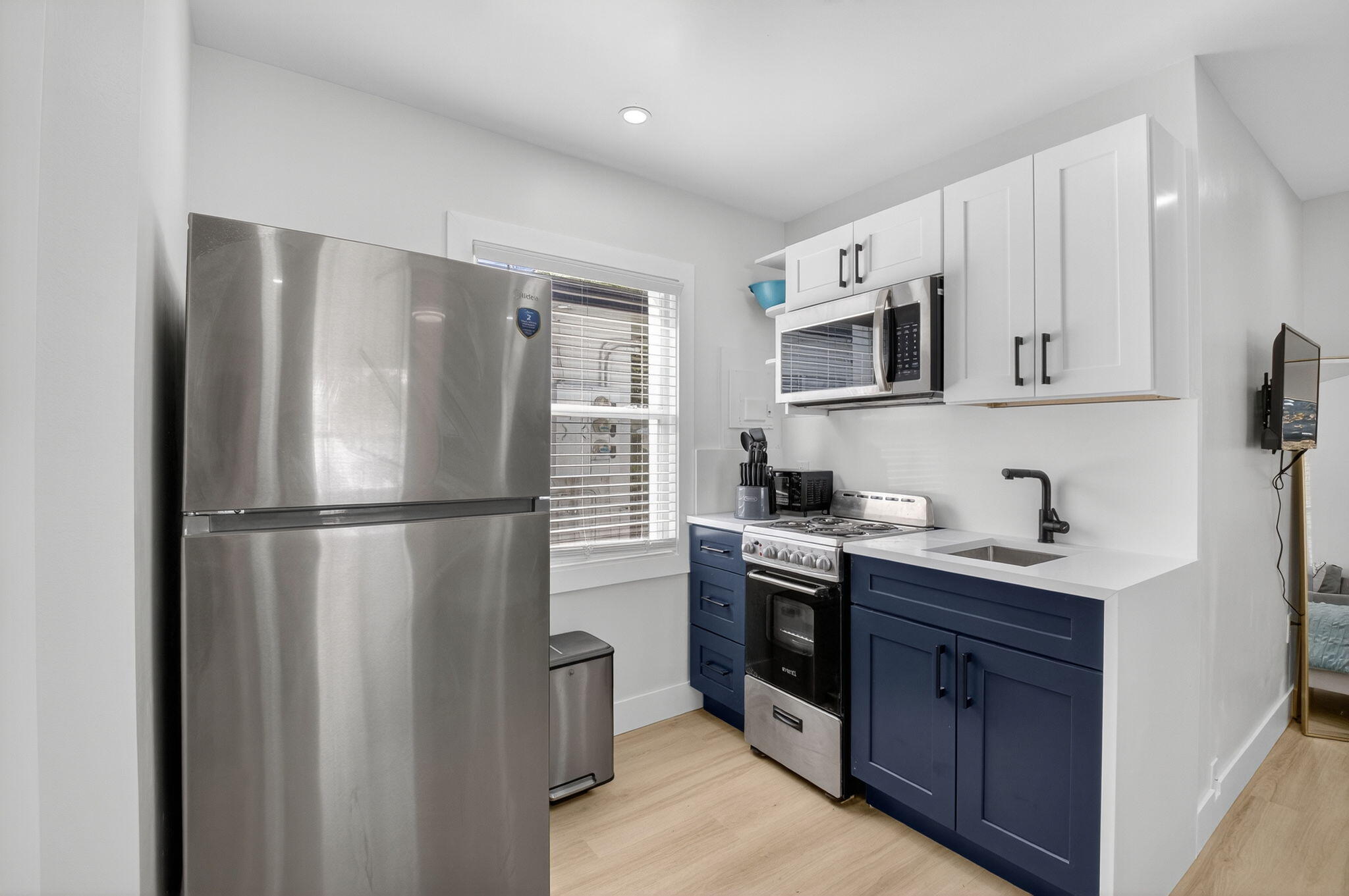 DECARIE - Residential Income