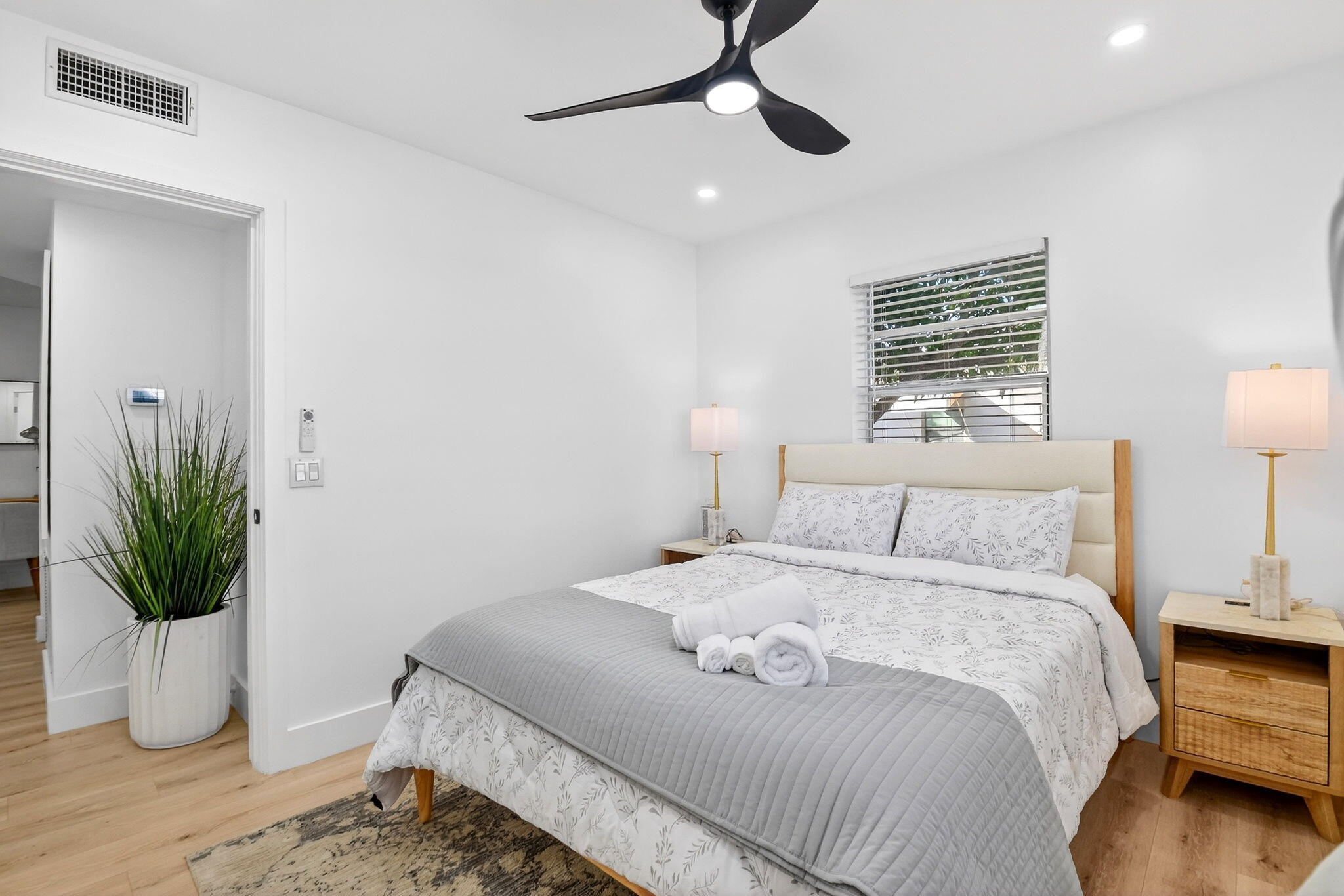 DECARIE - Residential Income