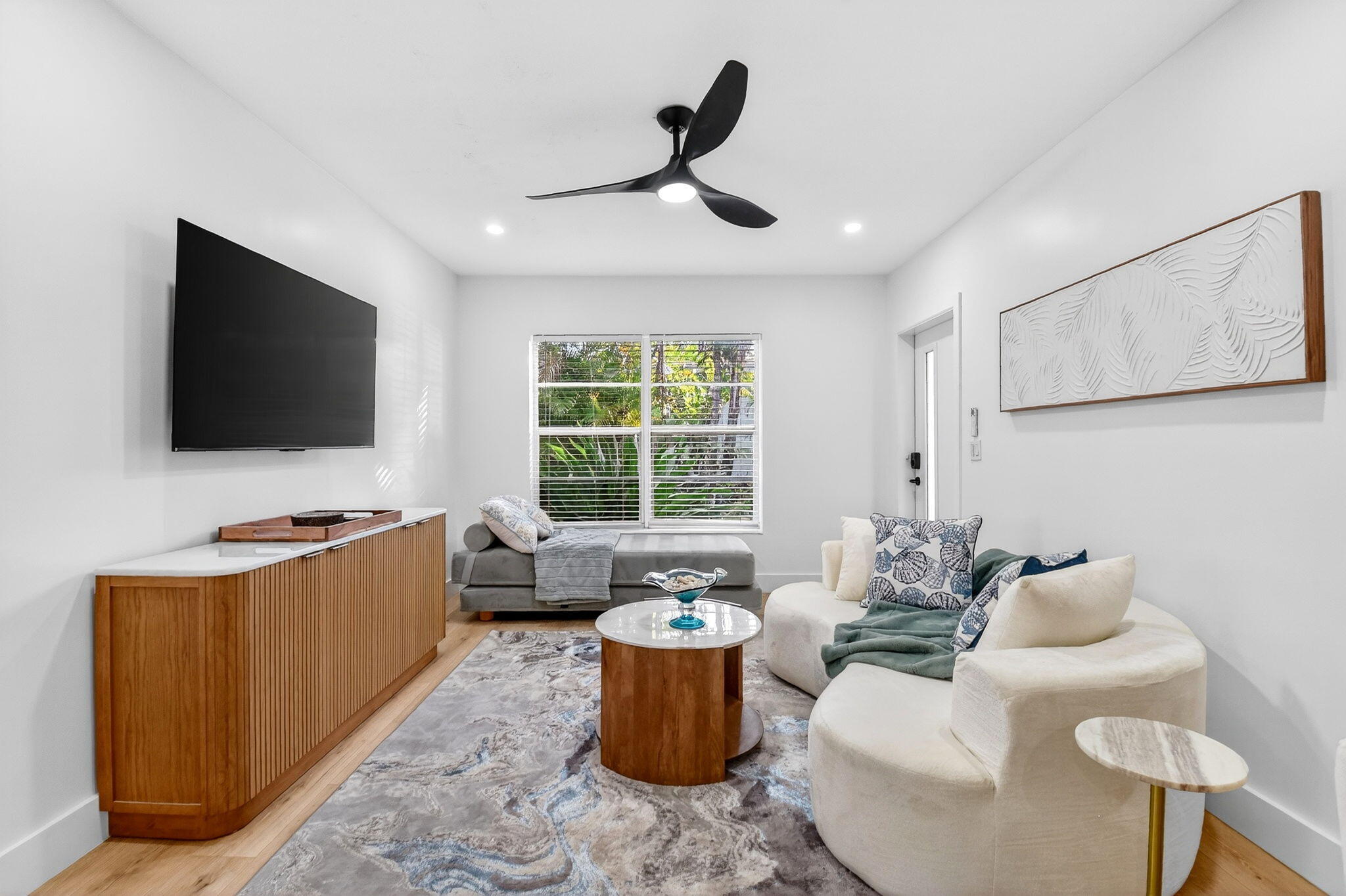 DECARIE - Residential Income