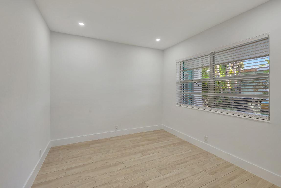 DECARIE - Residential Income