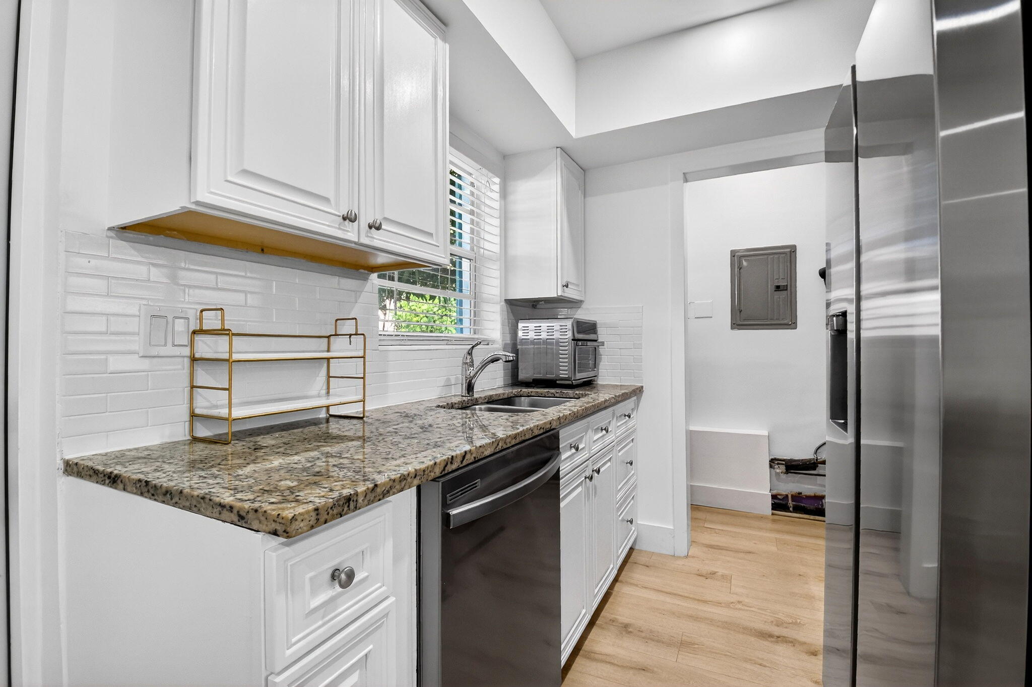 DECARIE - Residential Income