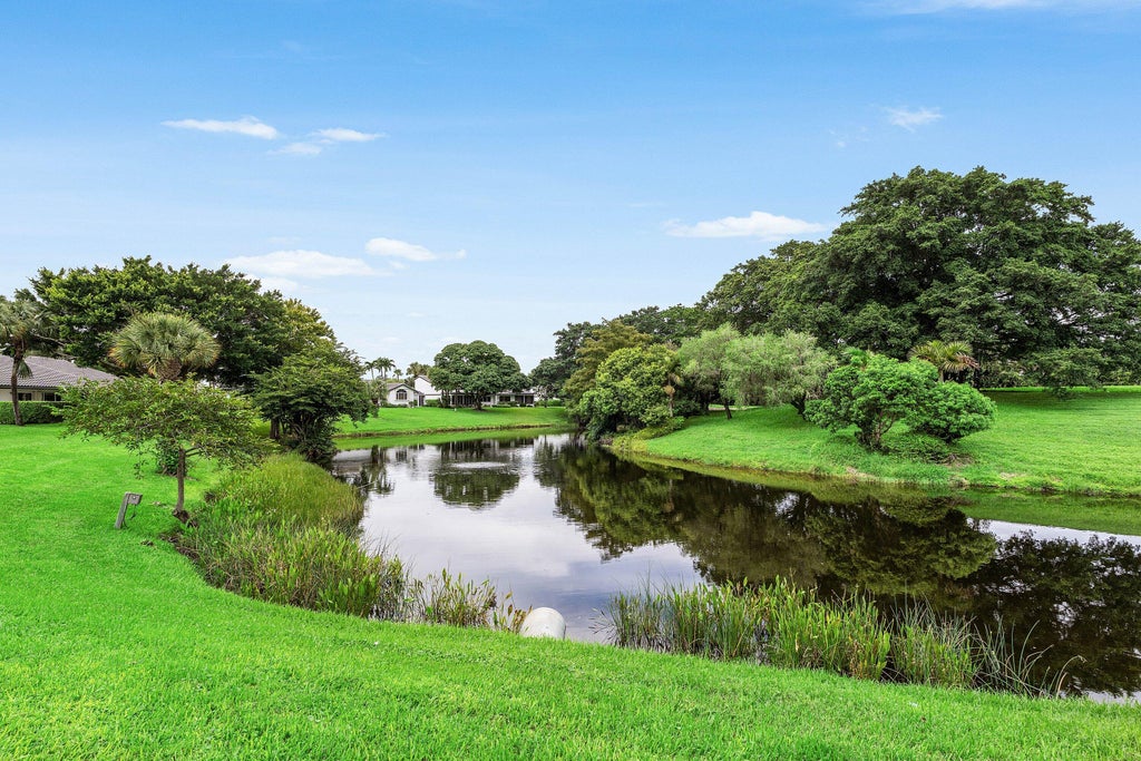Photo of 61 Hampshire Lane, Boynton Beach, FL 33436 (MLS # B26080499)