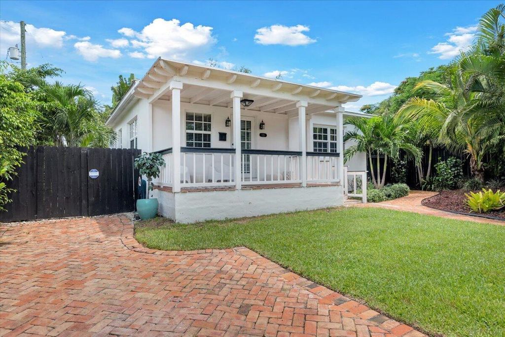 Photo of 735 Newark Street, West Palm Beach, FL 33401 (MLS # R11106941)