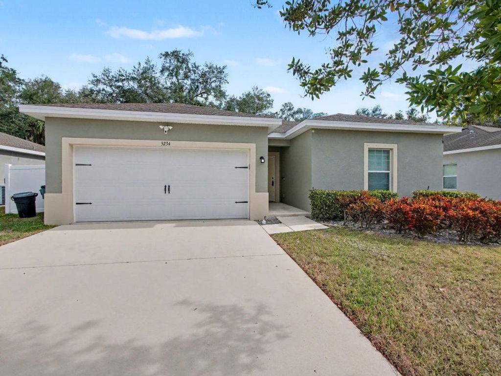 Photo of 5234 Oakland Lake Circle, Fort Pierce, FL 34951 (MLS # R11147878)