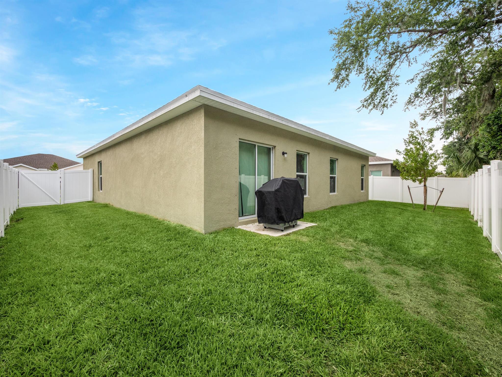 5234 Oakland Lake Circle