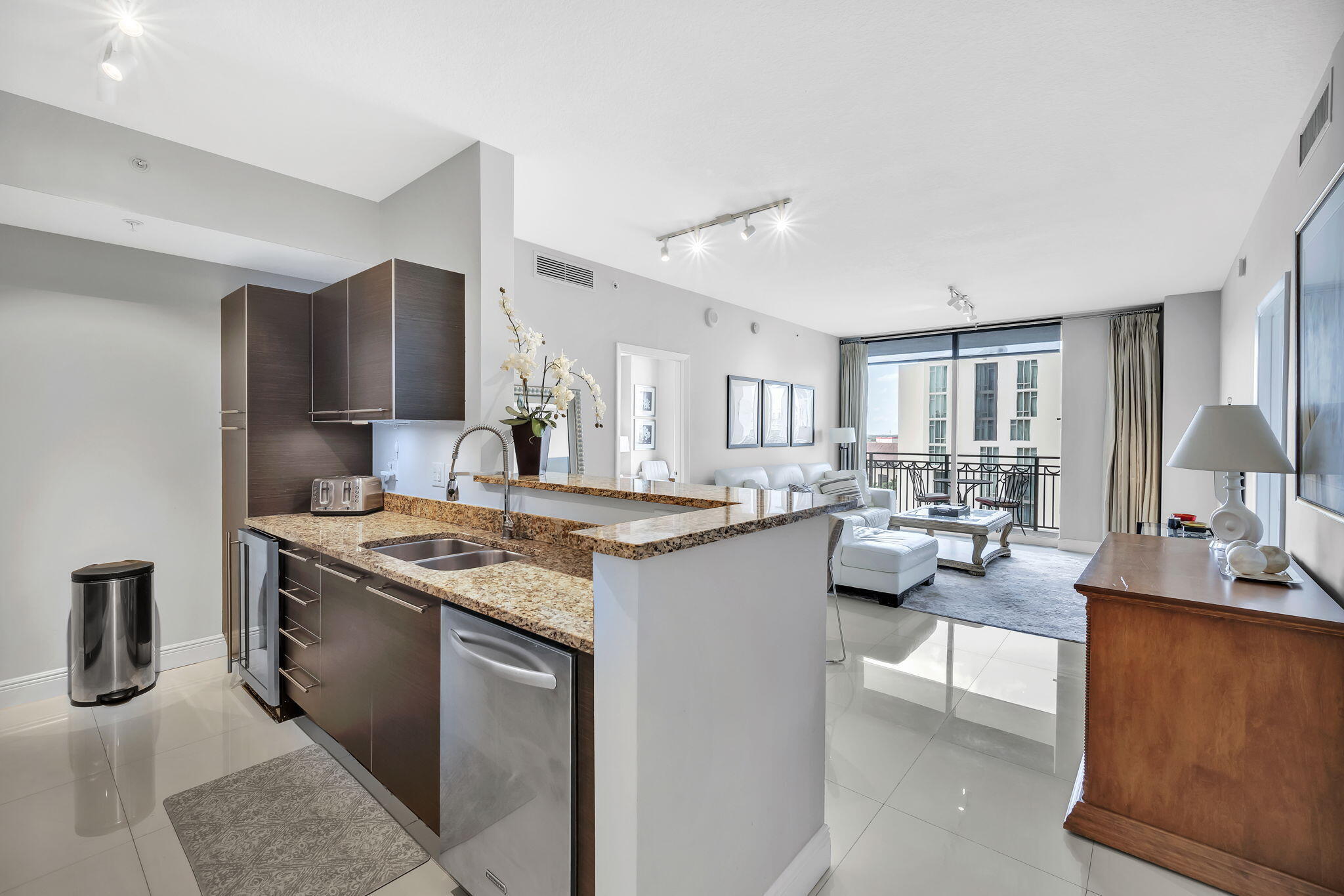 550 Okeechobee Boulevard 820