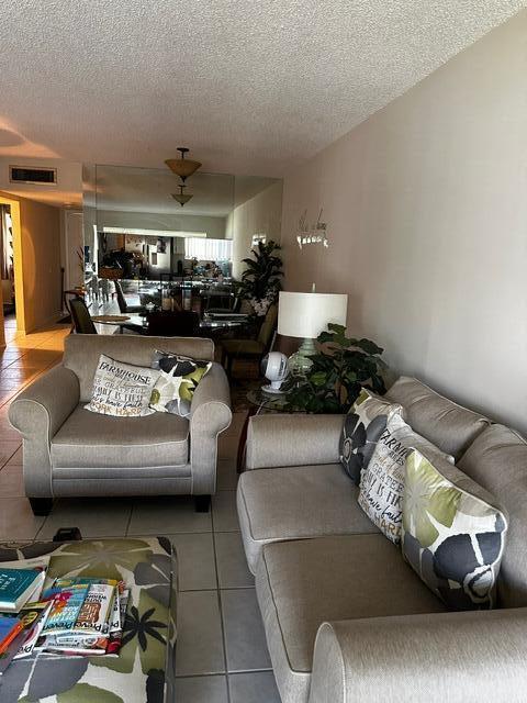 POINCIANA LAKES CONDO - Residential