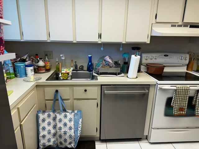 3186 Via Poinciana 306