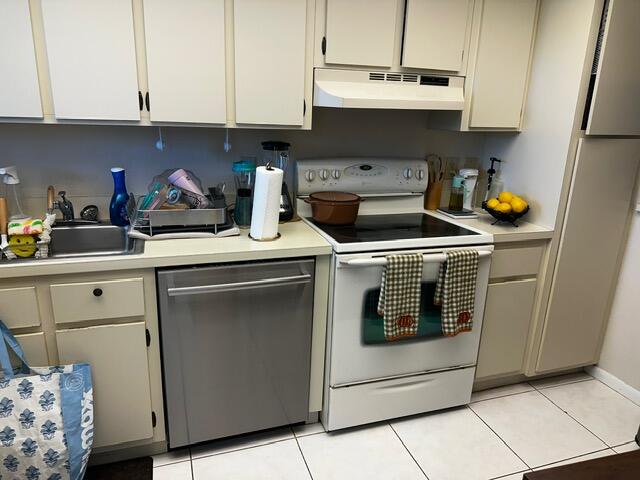 3186 Via Poinciana 306