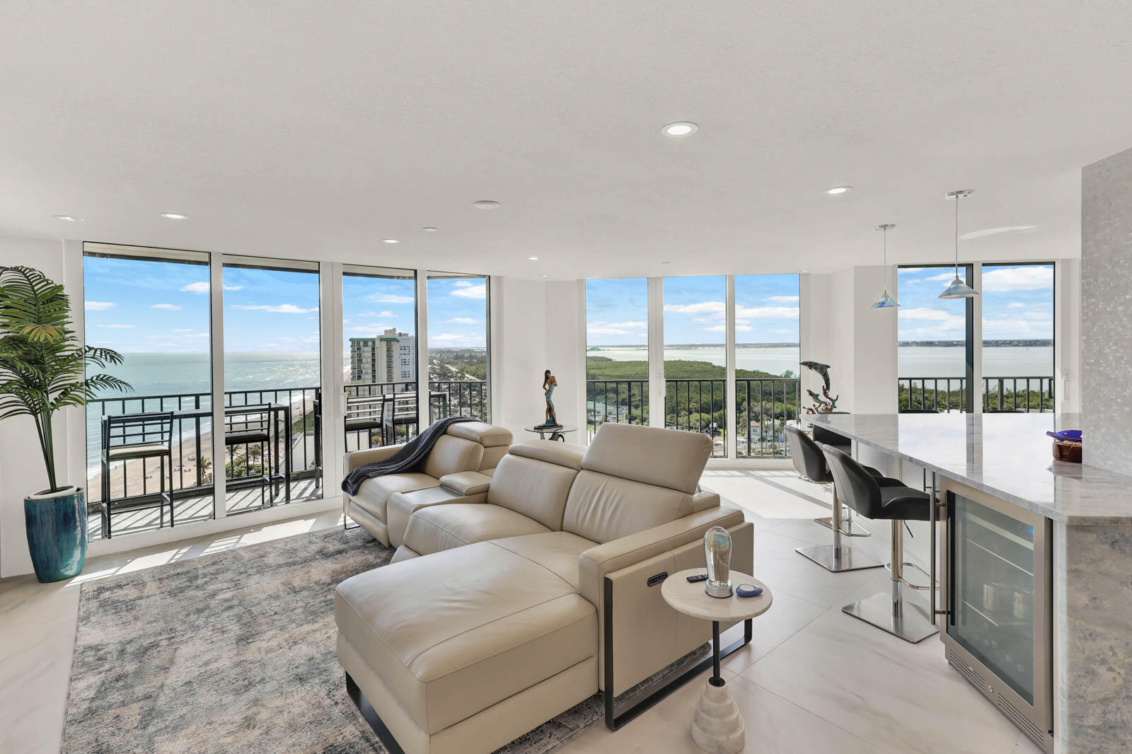 PRINCESS OF HUTCHINSON ISLAND - Residential