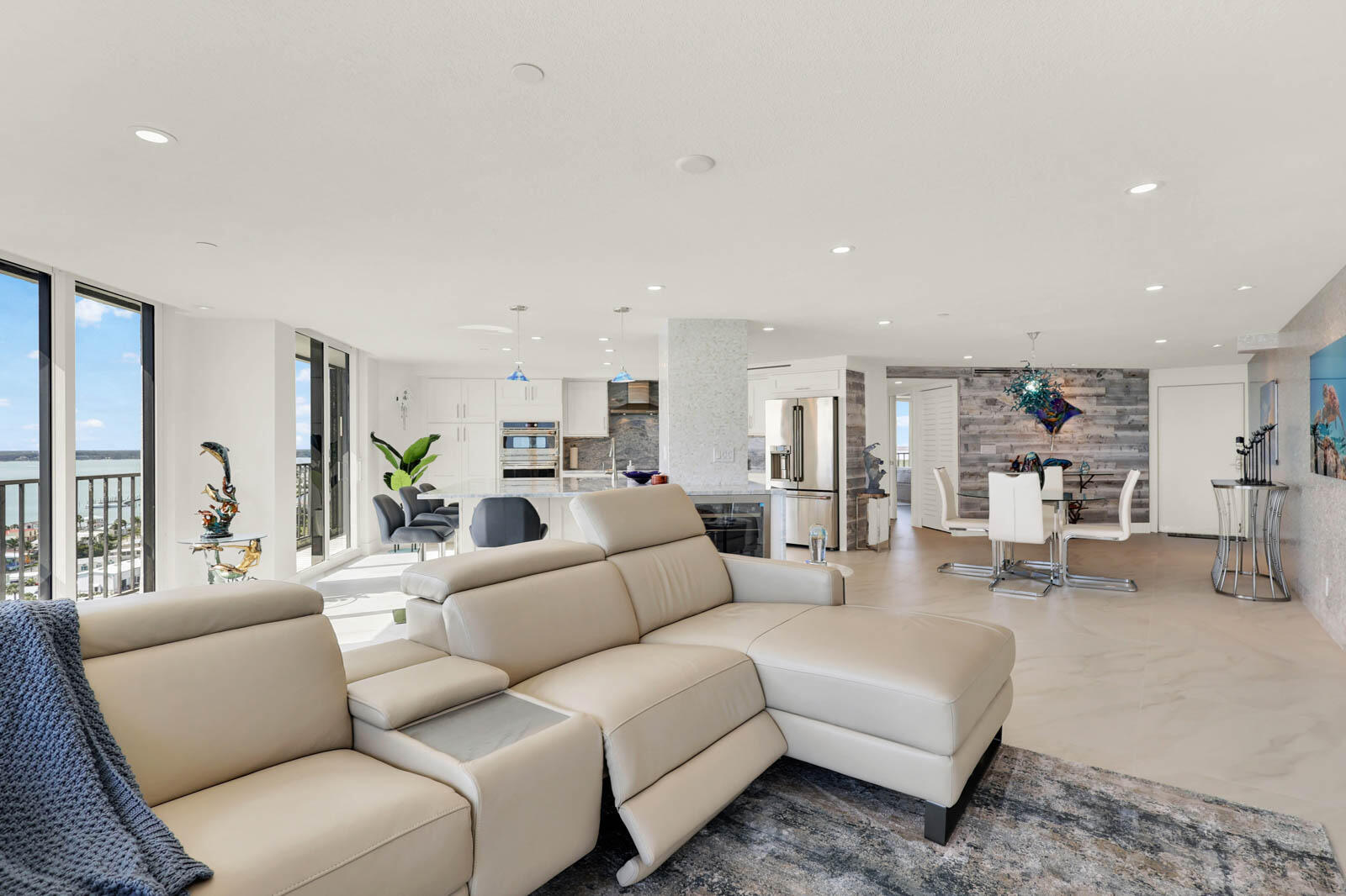 PRINCESS OF HUTCHINSON ISLAND - Residential