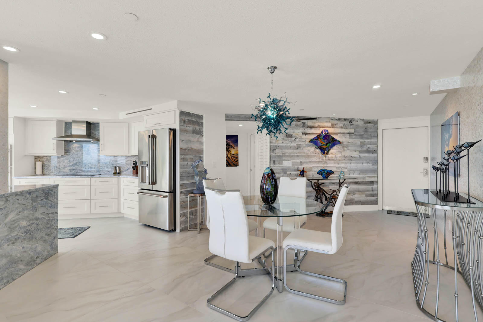 PRINCESS OF HUTCHINSON ISLAND - Residential