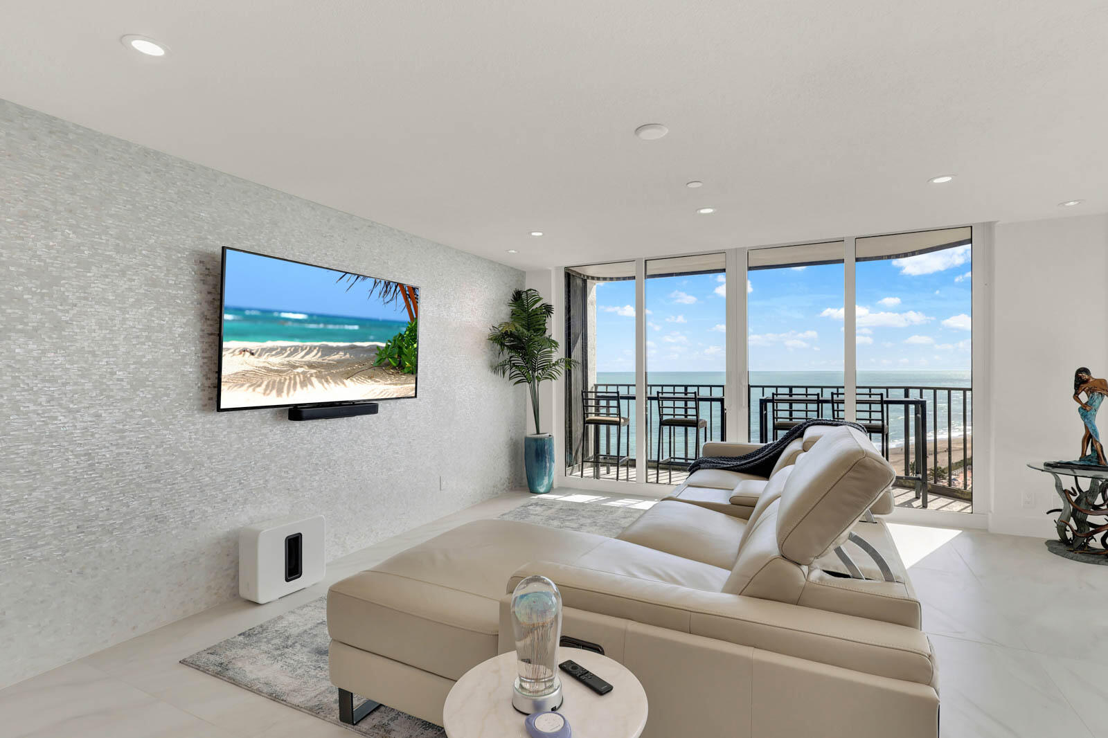 PRINCESS OF HUTCHINSON ISLAND - Residential