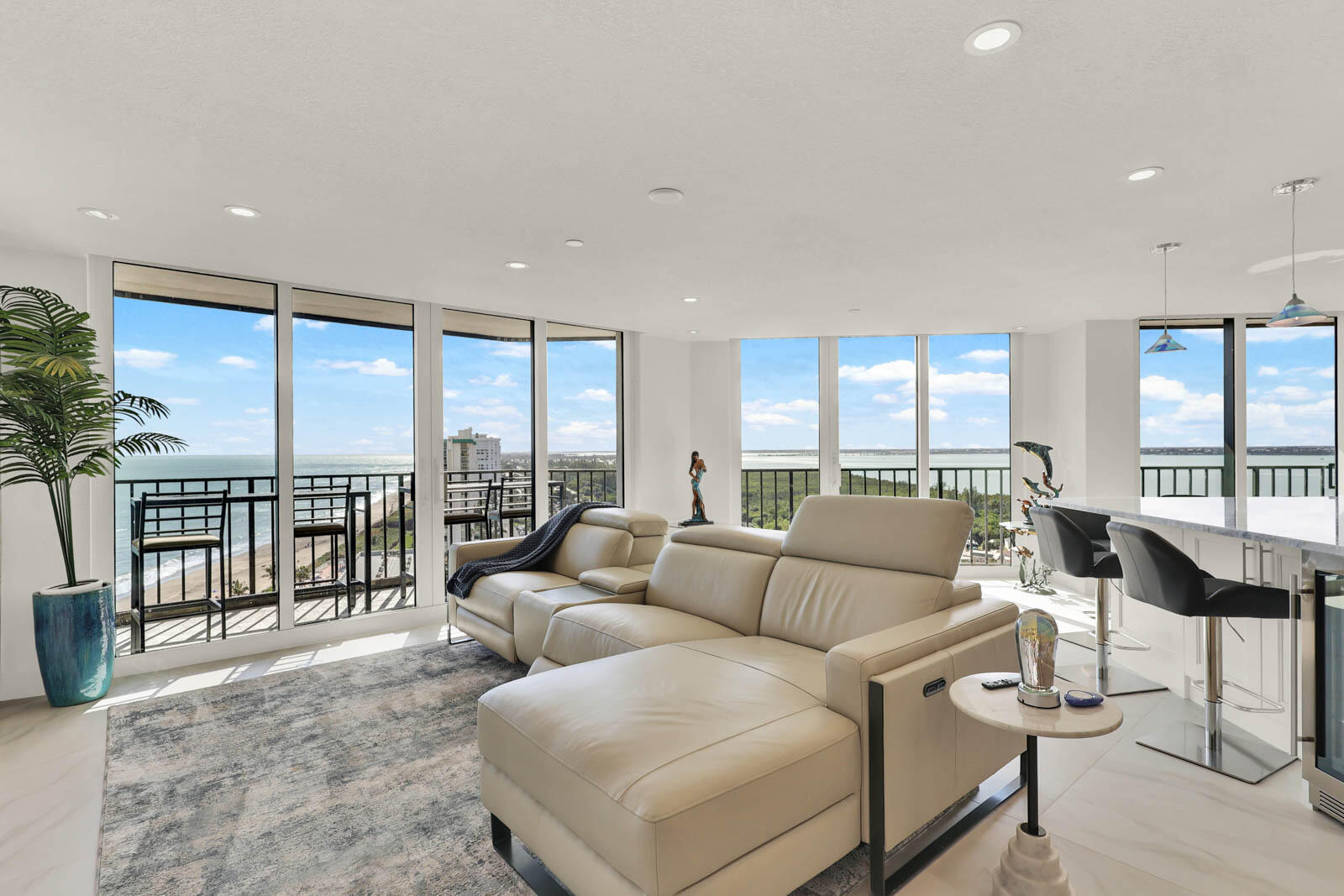 PRINCESS OF HUTCHINSON ISLAND - Residential
