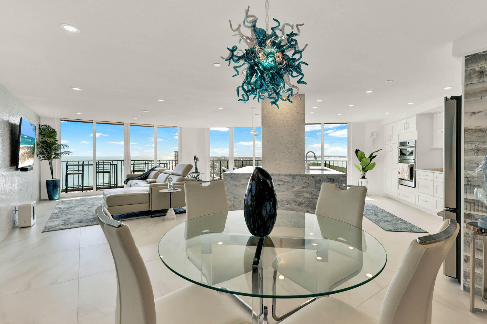 PRINCESS OF HUTCHINSON ISLAND - Residential