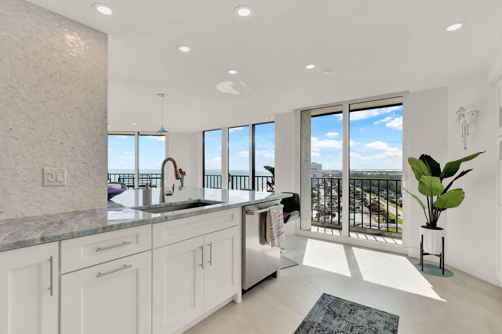PRINCESS OF HUTCHINSON ISLAND - Residential