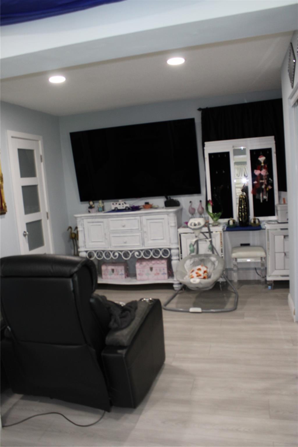 Paradise Gardens Sec 2 69 - Residential