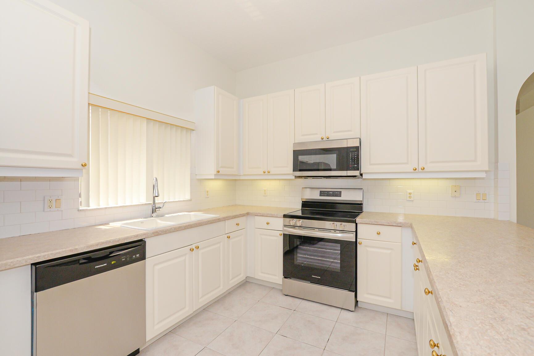 KINGS ISLE (Isle of Capri - Residential