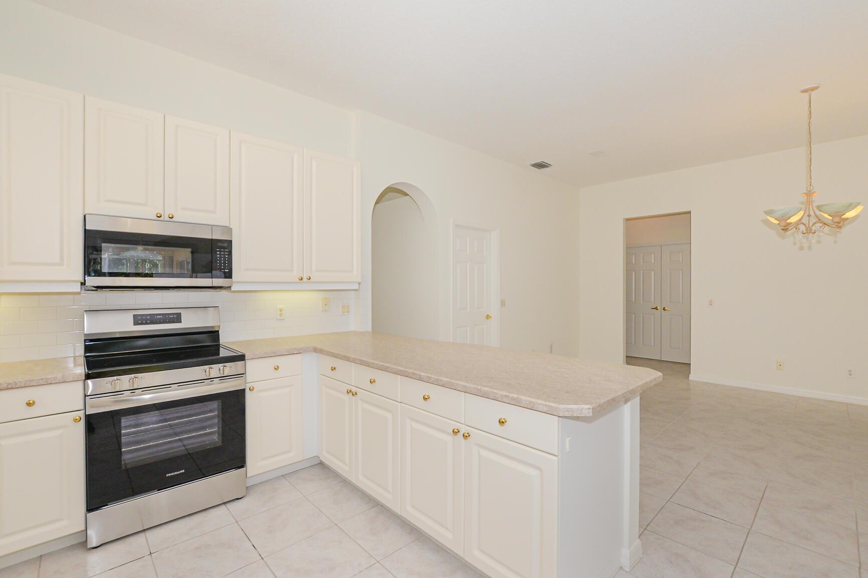 KINGS ISLE (Isle of Capri - Residential