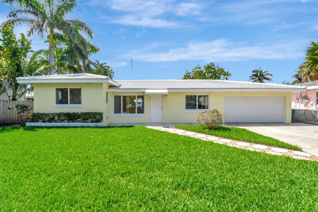 Photo of 644 Shore Drive, Boynton Beach, FL 33435 (MLS # R11080977)