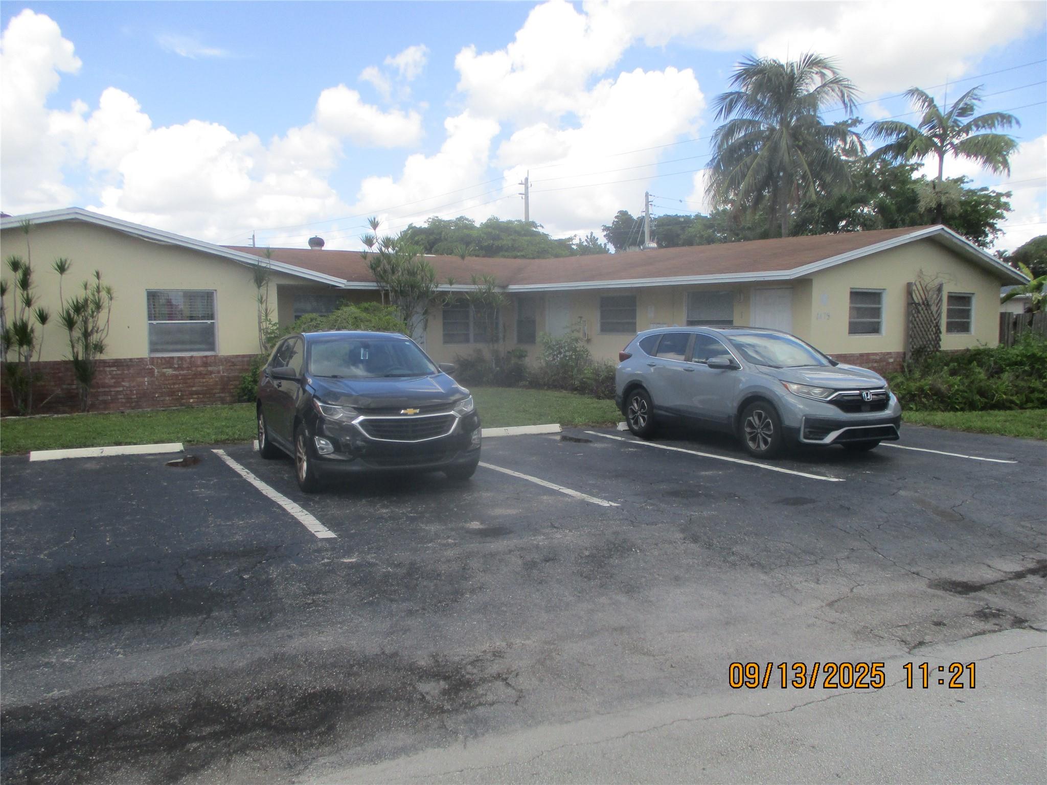 Nice EAST Ft. Lauderdale, Middle River Terrace 1/1 apartment. Upgraded kitchen and bath and appliances. All tile, Central AC, Breakfast bar, Walk in closet, French door off of kitchen to private 20x20 fenced yard. Laundry on premises. NO DOGS. NO SMOKING. INDOOR CAT OKAY.
