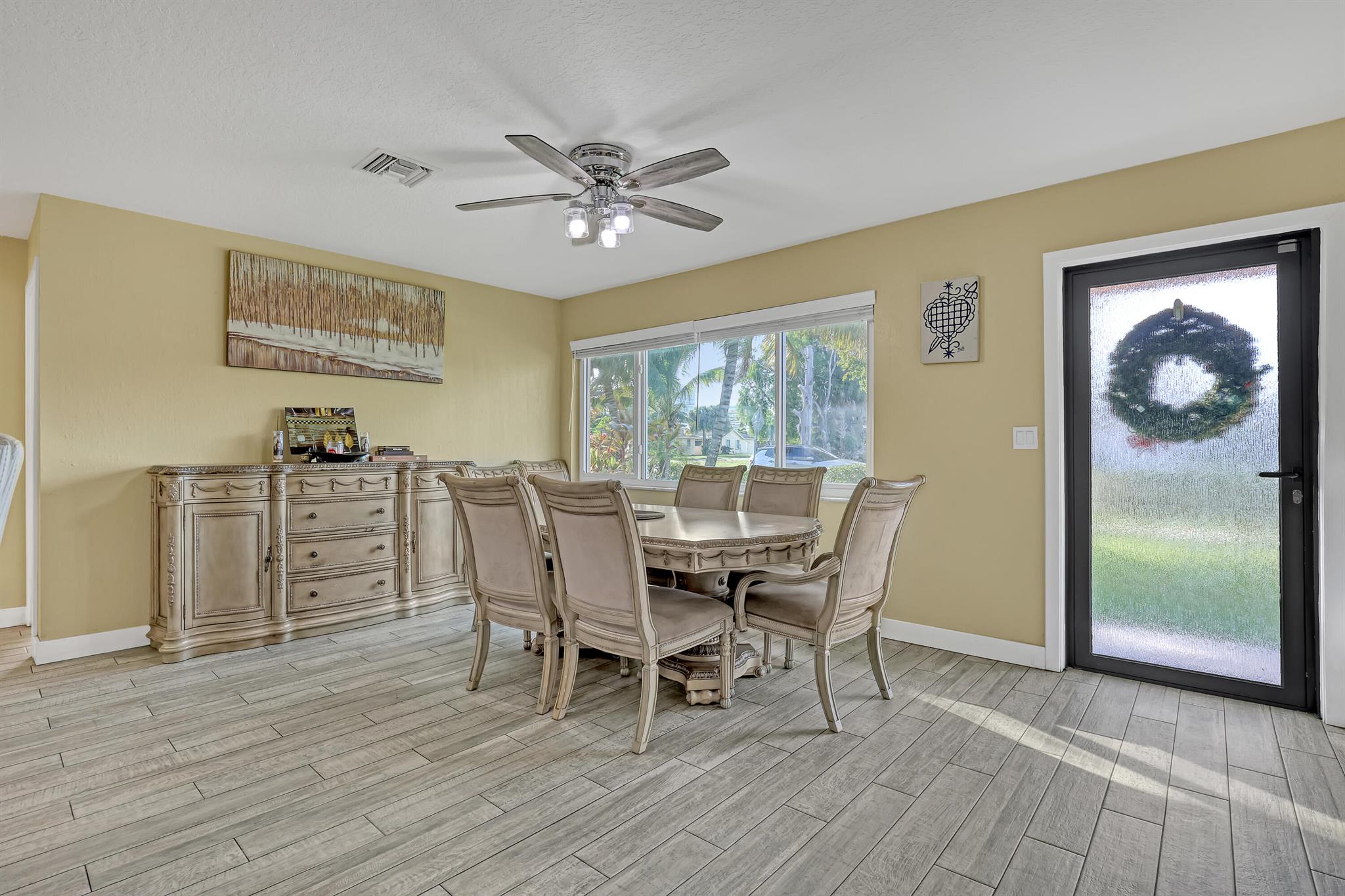 ROOSEVELT ESTS IN PB 25 P - Residential