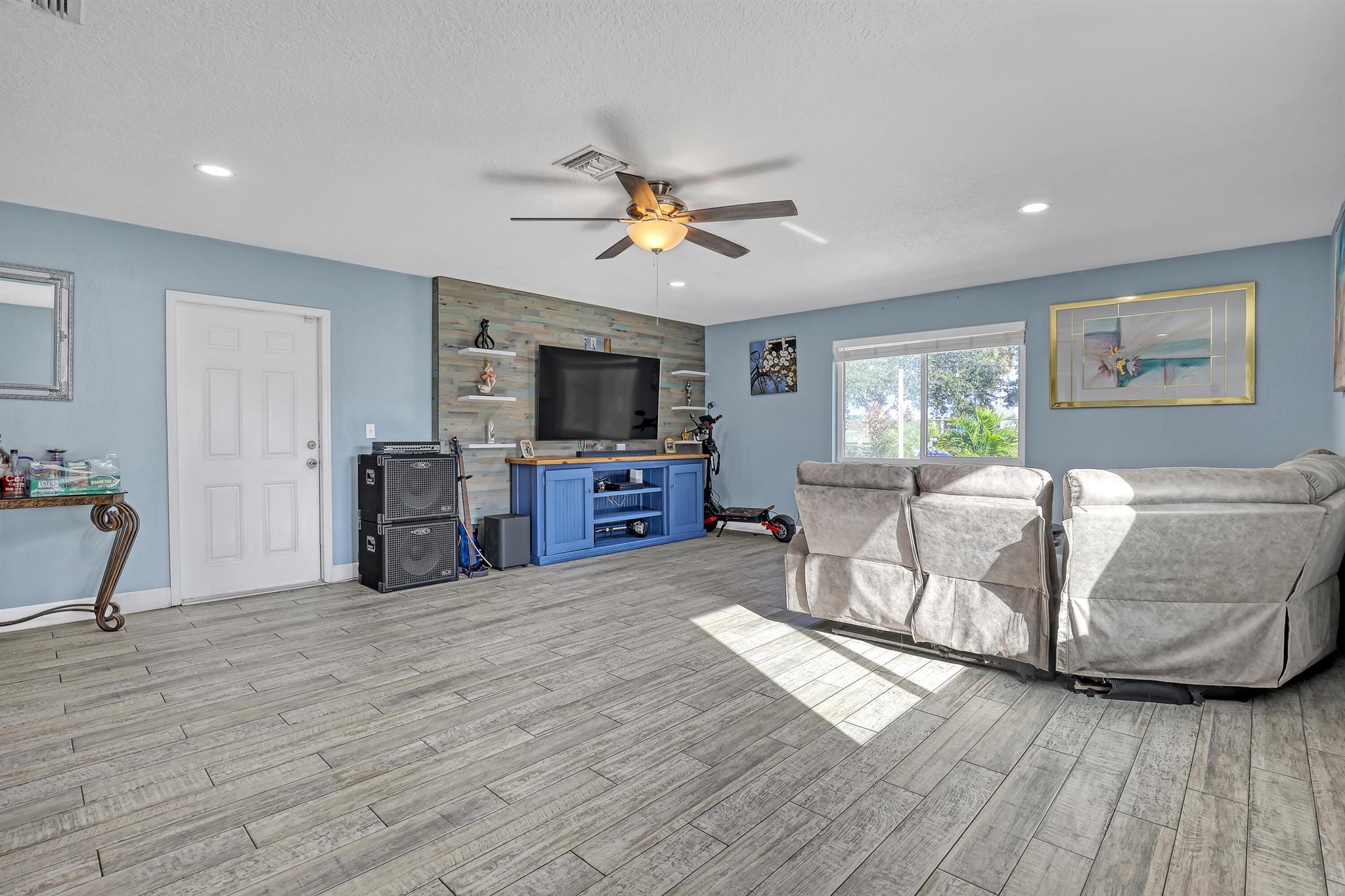 ROOSEVELT ESTS IN PB 25 P - Residential