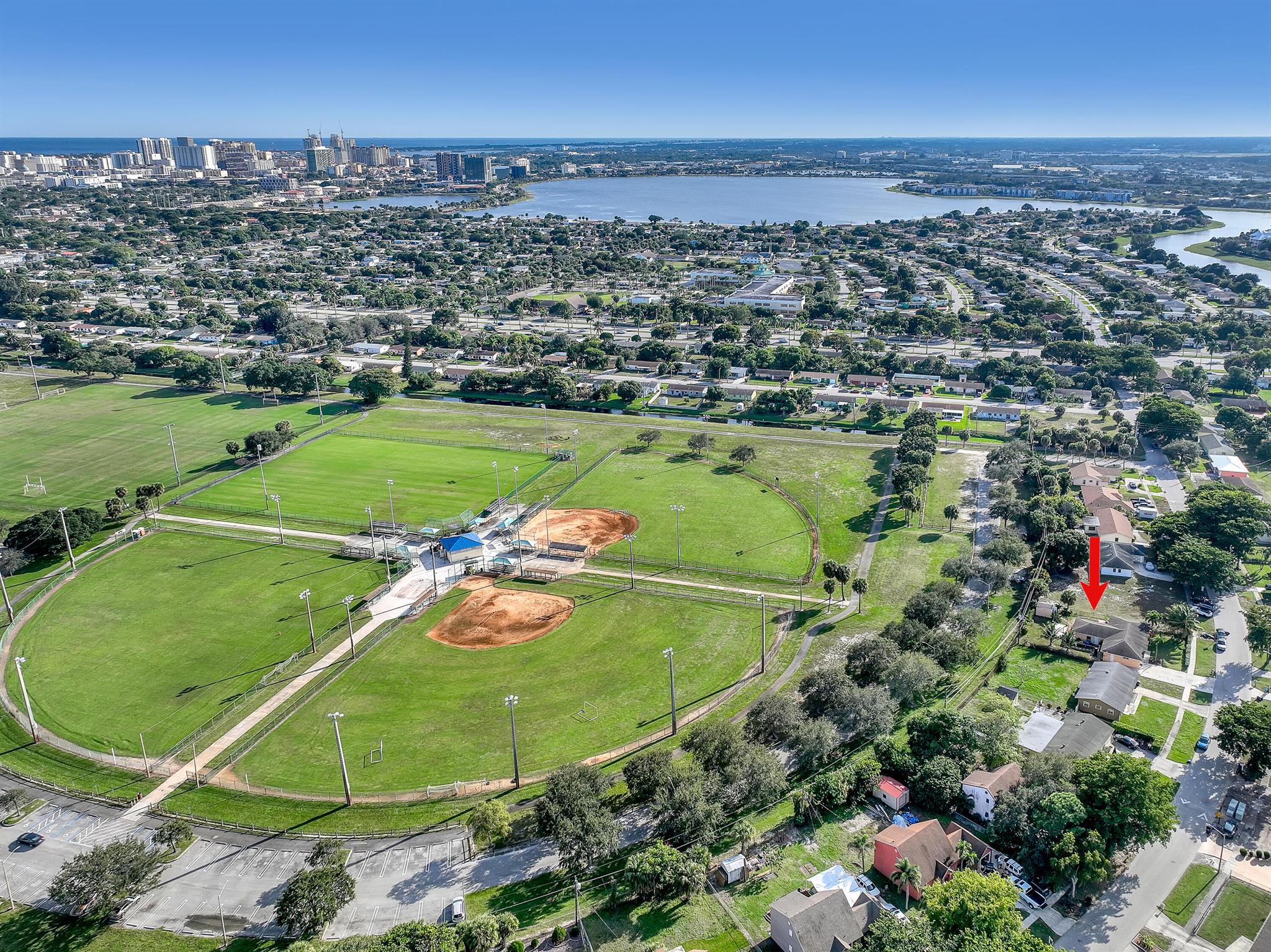 ROOSEVELT ESTS IN PB 25 P - Residential