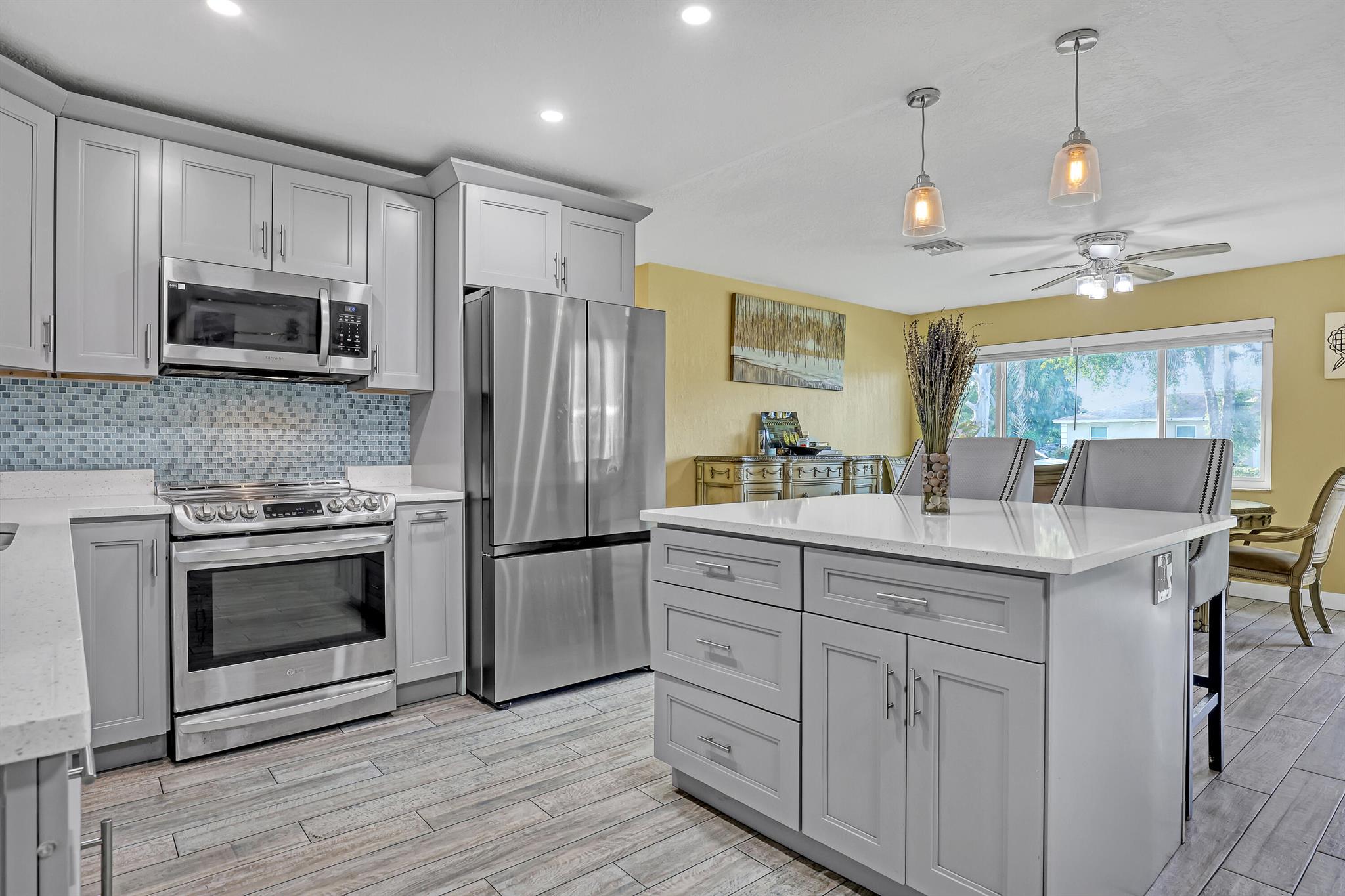 ROOSEVELT ESTS IN PB 25 P - Residential