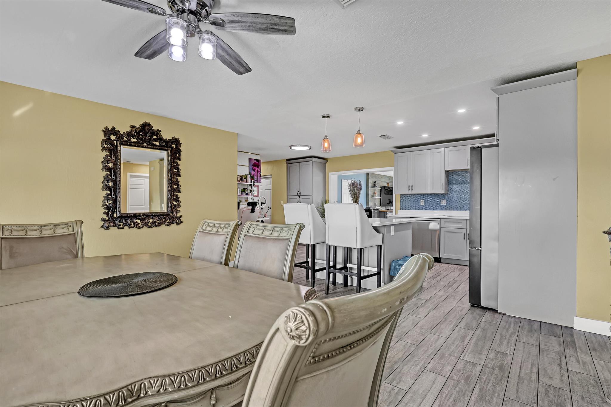 ROOSEVELT ESTS IN PB 25 P - Residential