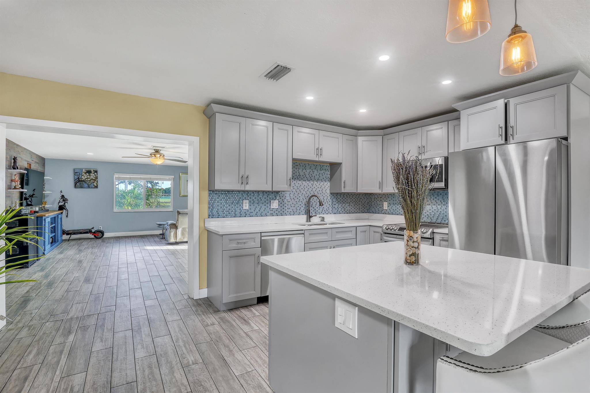 ROOSEVELT ESTS IN PB 25 P - Residential